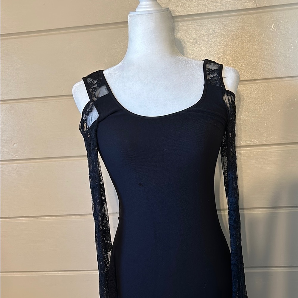 Bebe Cold Shoulder Lace Dress – Brand New with Tags – Size P/S